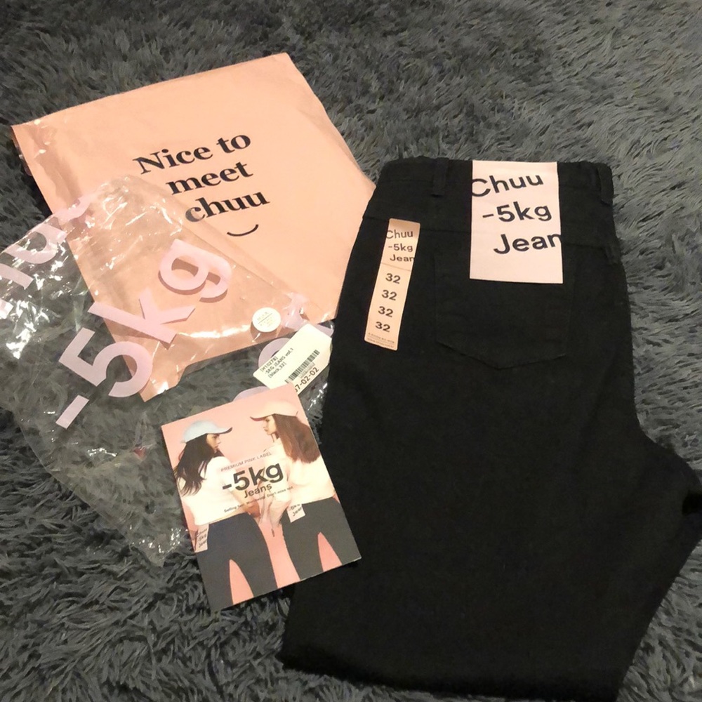 Chuu -5KG JEANS vol.1 Black Korean Size 32/US 10